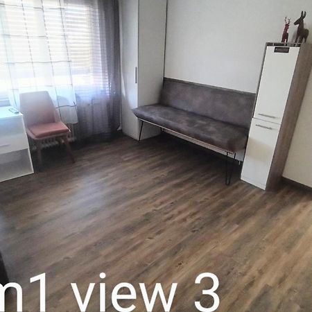 Fmi110 Next To Airport Apartment รึสเซิลส์ไฮม์ ภายนอก รูปภาพ