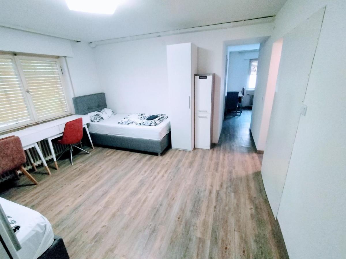 Fmi110 Next To Airport Apartment รึสเซิลส์ไฮม์ ภายนอก รูปภาพ