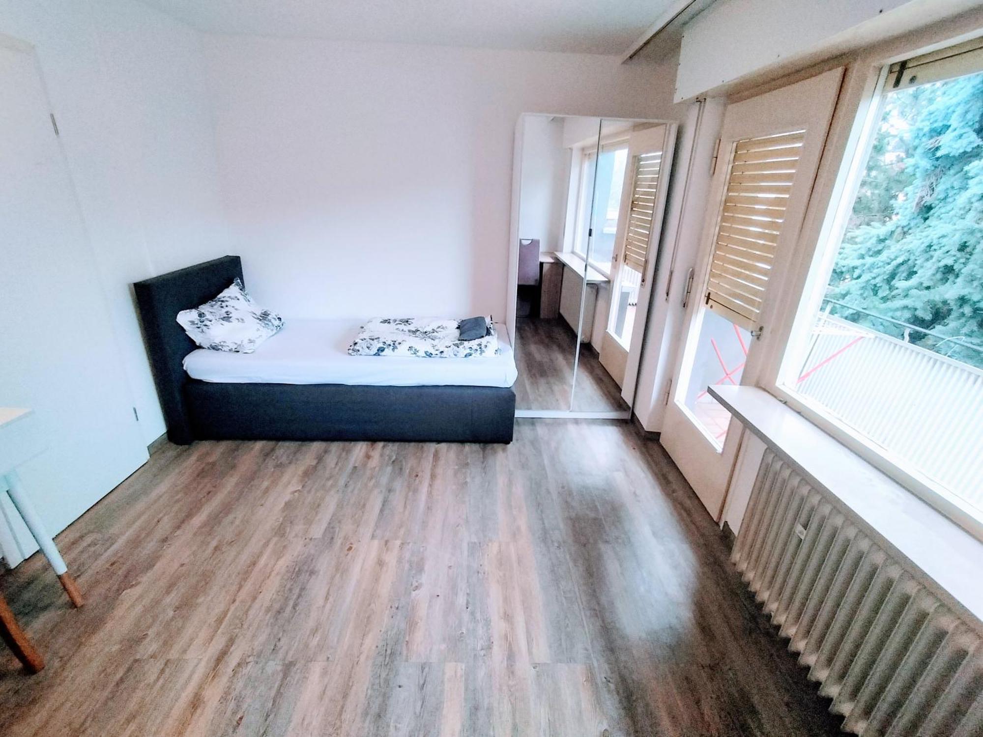 Fmi110 Next To Airport Apartment รึสเซิลส์ไฮม์ ห้อง รูปภาพ