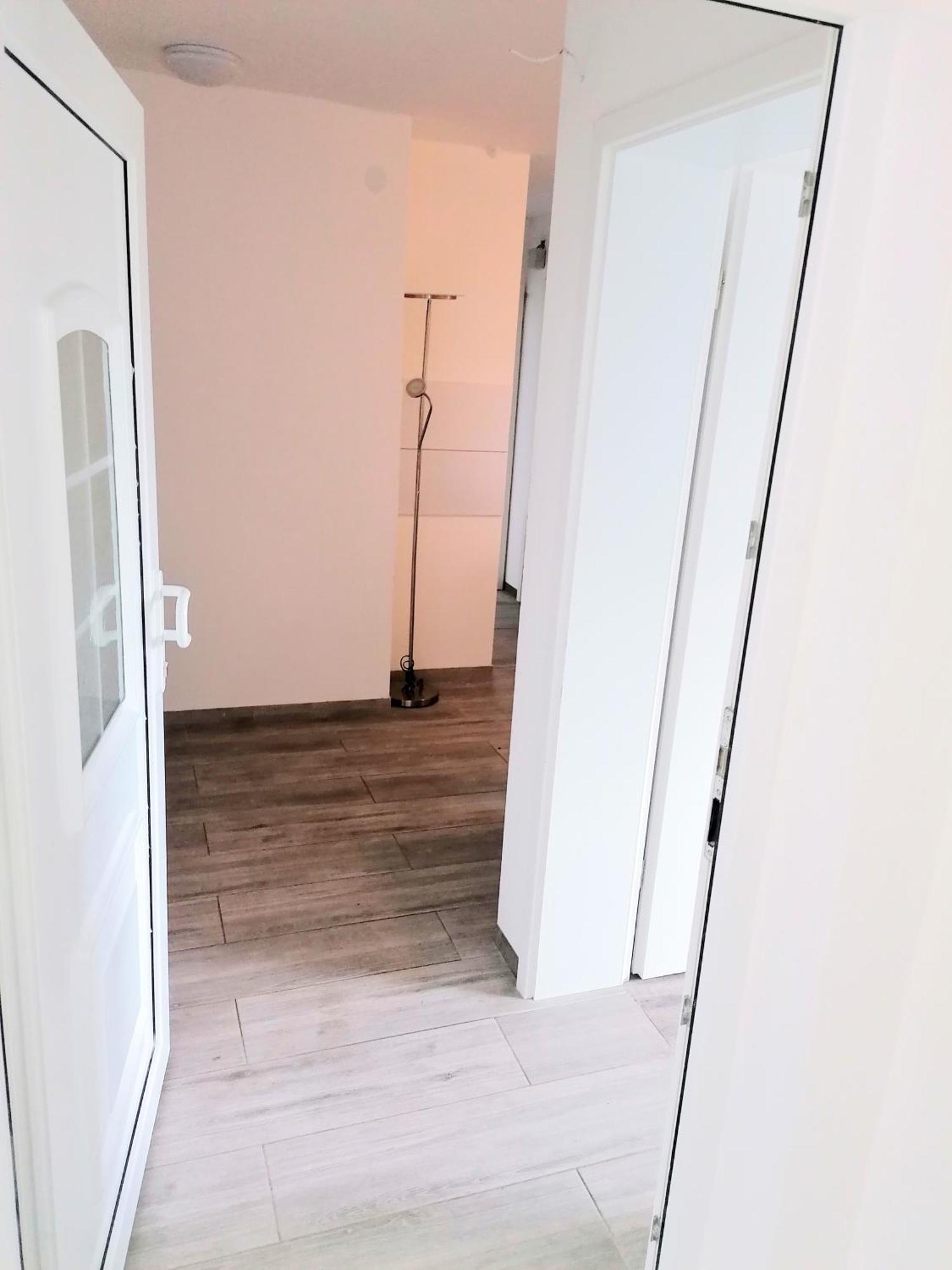 Fmi110 Next To Airport Apartment รึสเซิลส์ไฮม์ ห้อง รูปภาพ